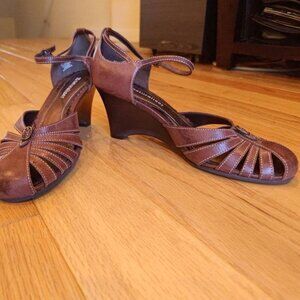 Naturalizer strappy wedge heels - 6M